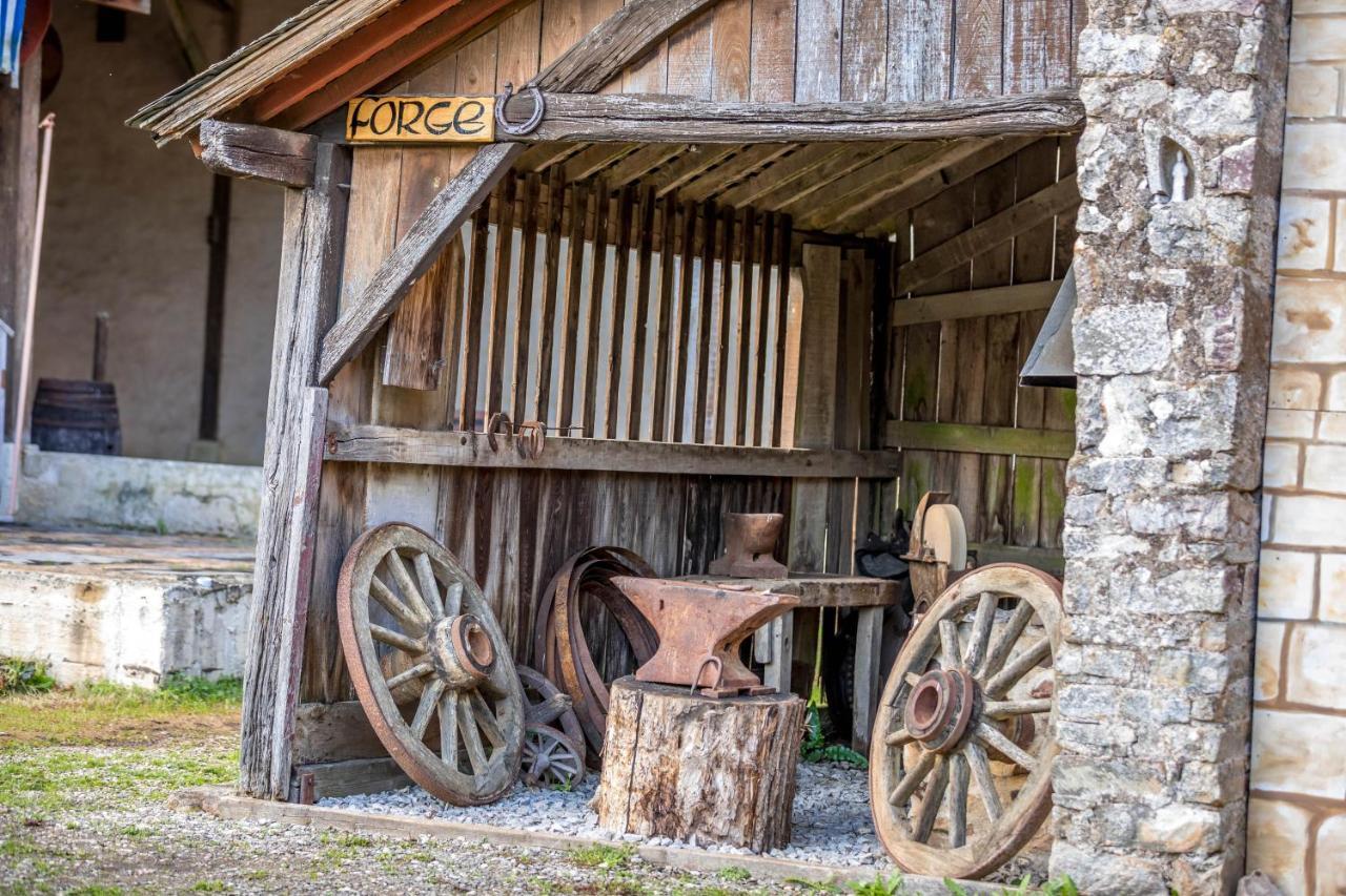 ホテル Domaine De La Ferte Clairbois Sainte-Suzanne  エクステリア 写真