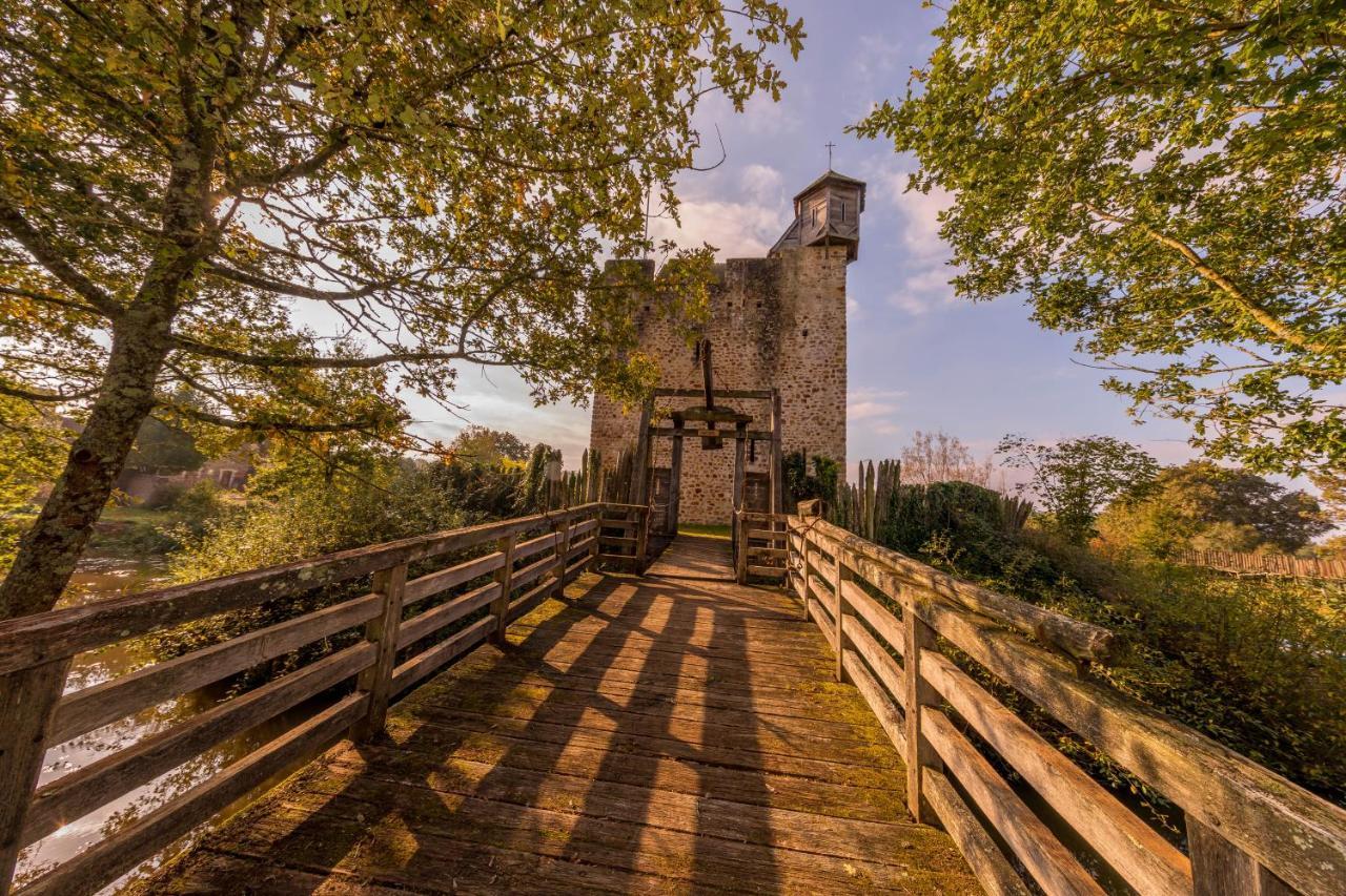 ホテル Domaine De La Ferte Clairbois Sainte-Suzanne  エクステリア 写真